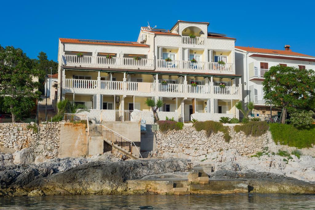 Apartman Superb Beachfront Luxury Seaview With Private Beach *