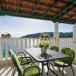 Superb Beachfront Luxury Seaview With Private Beach
